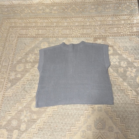 NWOT Ugerlov knit pullover short sleeve Crochet Sweater Size M LIGHT Gray Color - Picture 4 of 14